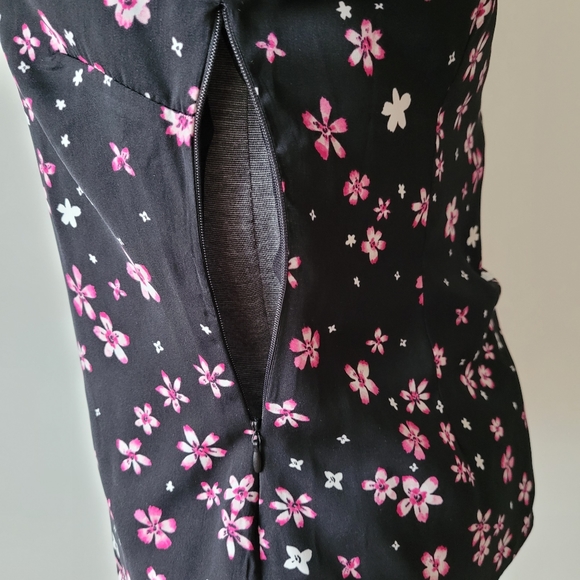 Cupcakes and Cashmere Sapphire Long Sleeve Floral Print Button Front Blo… - Picture 13 of 15